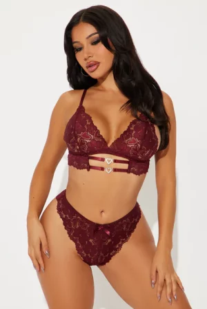 Secret Love Affair Crotchless 2 Piece Set - Wine